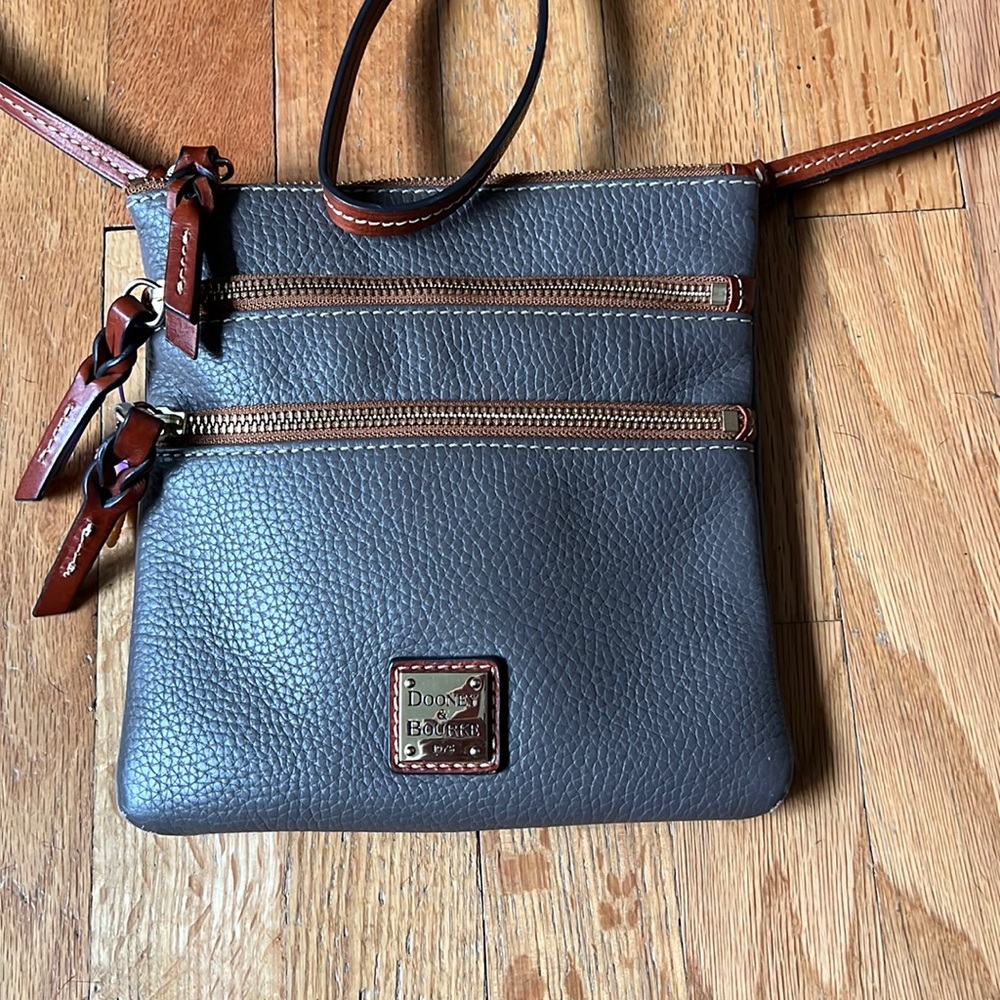 Dooney & Bourke Crossbody bag